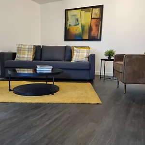Spacious 5 Min Walk To Leytonstone Underground Station And 5 Stops To Zone 1 Apartment